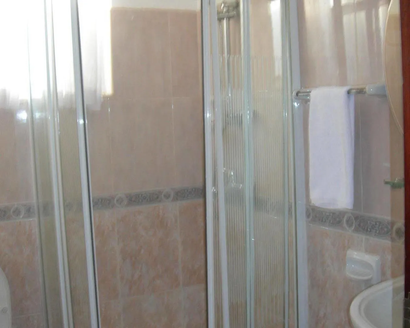 Hotel Khalifa Executive Suites Kampala